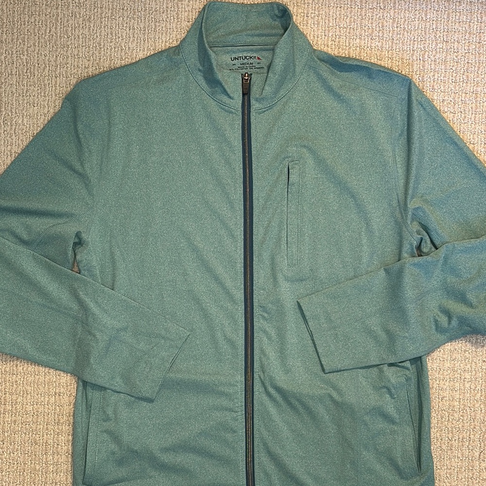 *NWT* UNTUCKit Full Zip